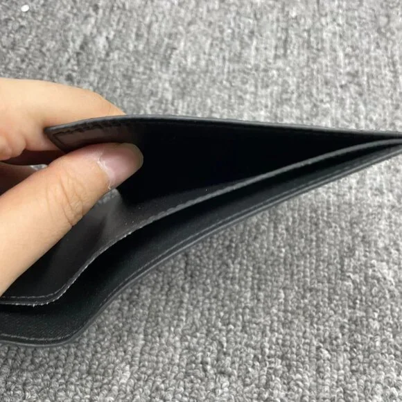 100% Authentic Louis Vuitton Leather Men's Wallet - Picture 7 of 12